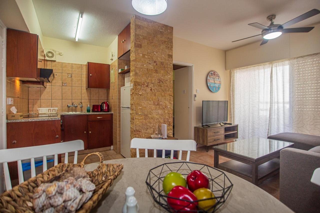 Central, By Sea, Seaview, Renovated 1 Bedroom Flat Larnaca Exterior photo